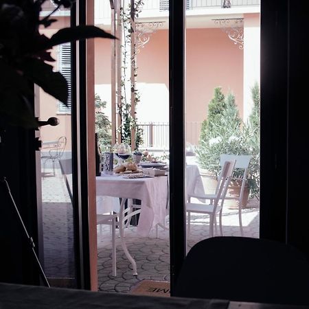Appartamento Vacanze / Holiday Flat Farfalle&Rossobarbera Montegrosso dʼAsti Kültér fotó