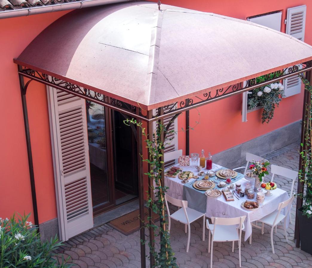 Appartamento Vacanze / Holiday Flat Farfalle&Rossobarbera Montegrosso dʼAsti Kültér fotó