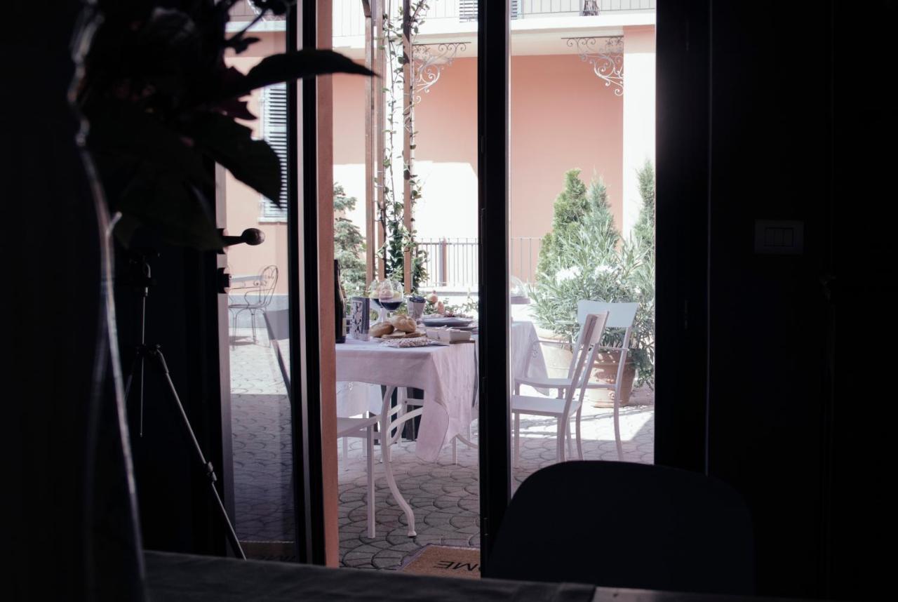Appartamento Vacanze / Holiday Flat Farfalle&Rossobarbera Montegrosso dʼAsti Kültér fotó